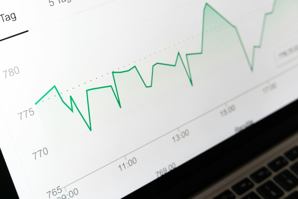 Job Market Data Reveals Which Industries Are Hiring Right Now
